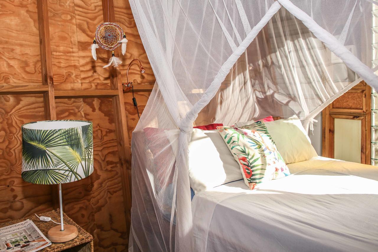 Mozambeat Motel Tofo Экстерьер фото