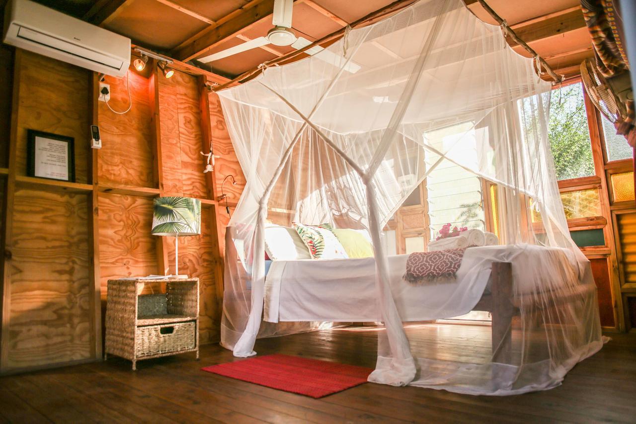 Mozambeat Motel Tofo Экстерьер фото